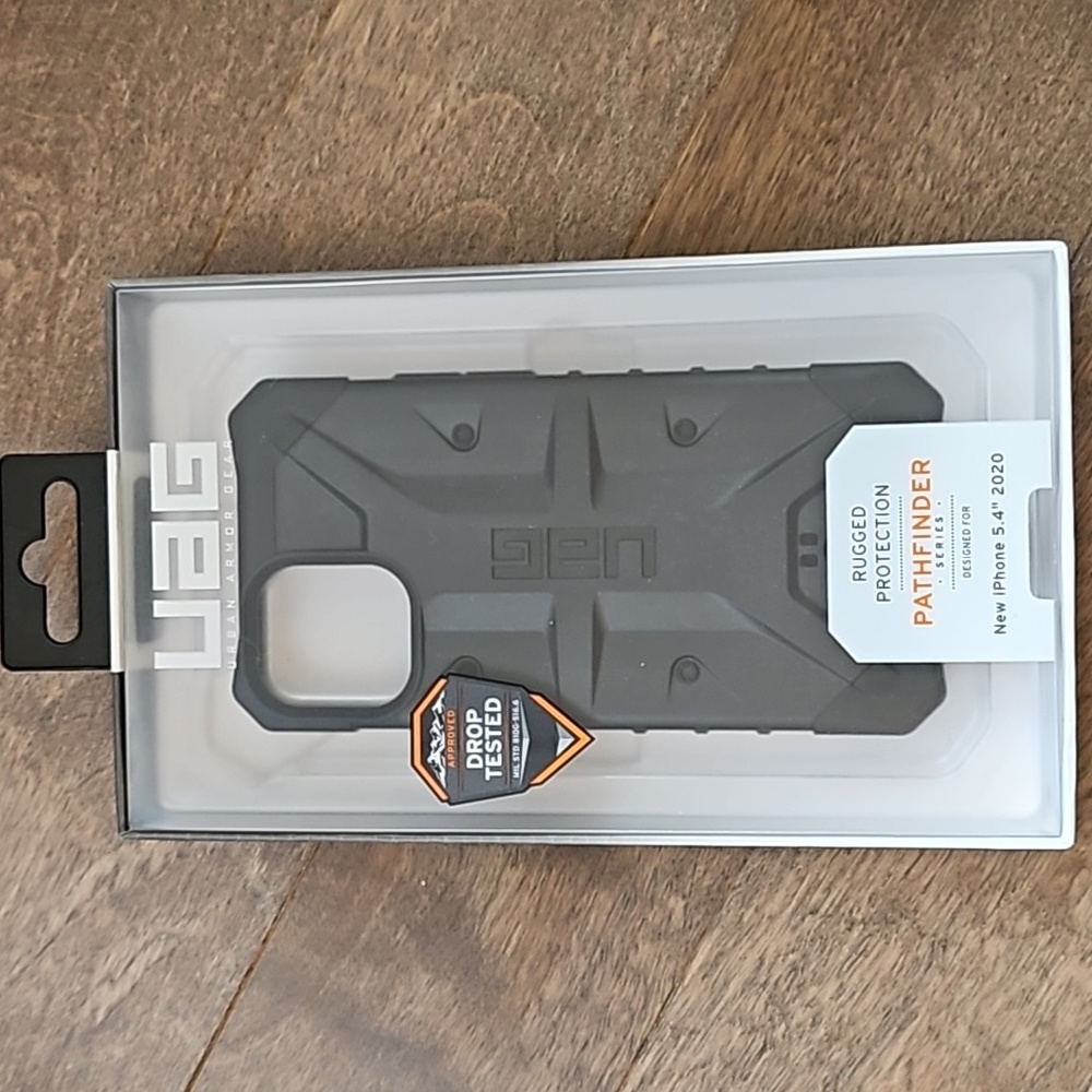 NWT UAG iPhone 5.4'' 2020 case